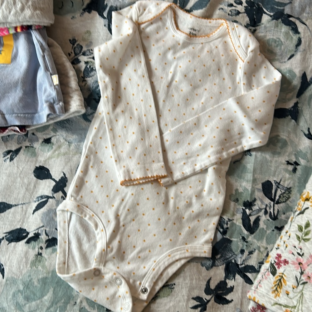 Bundle of Colorful Toddler Clothing Set - Sz 18-24M - Picture 6 of 6